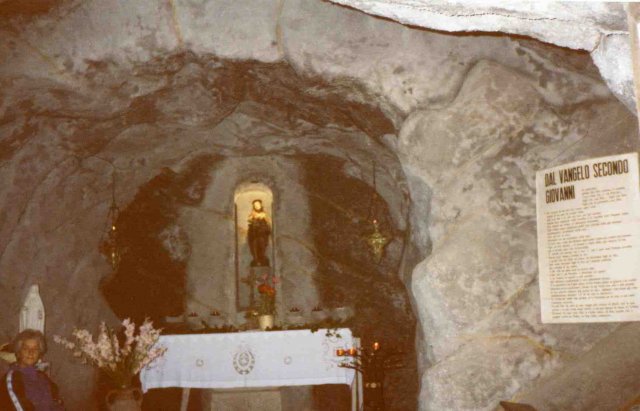 Groota SantuarionS.Giovanni-vicino a Rosazza